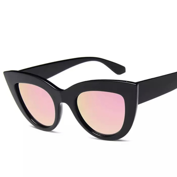 Cat Eye Pink and Green Mirroed Lenses Sunglasses - Picture 2 of 8